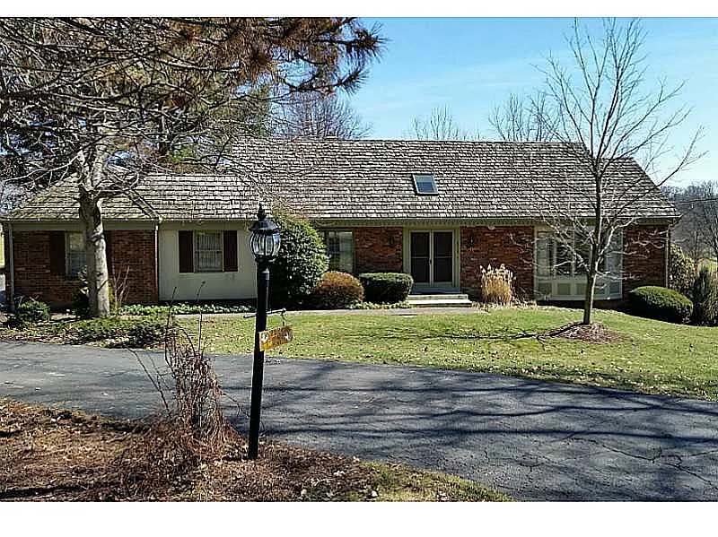 2335 Golfview Dr photo 1