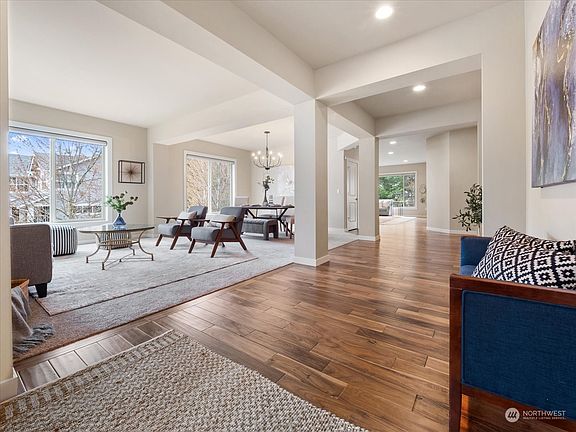 4th image of 3184 SE 16th Street