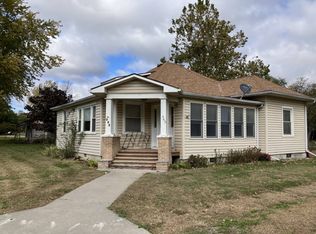 302 E 2nd St, Craig, MO 64437