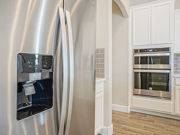 Kitchen- Victoria Mariposa