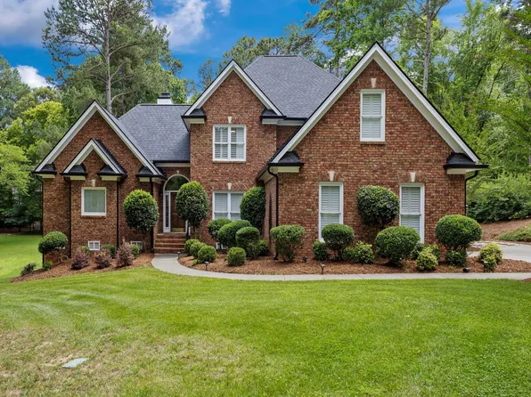 5501 Peakton Dr, Raleigh, NC 27614