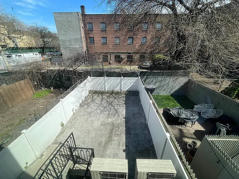 2113 5th Ave #1R — Photo 11