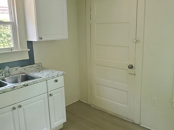 2nd image of 530 N Main St #532