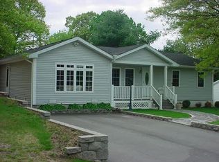 20 Newport St, Groton, CT 06355