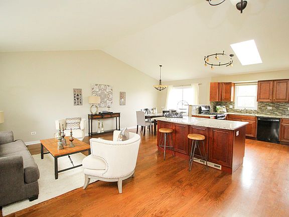 2nd image of 283 Denberry Dr