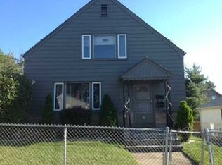 15 Maplewood Ave, Cranston, RI 02920