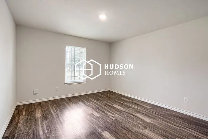 3208 Baylor St — Photo 9