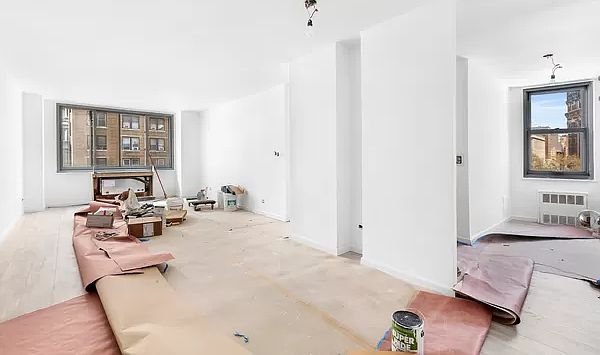 1st image of 2025 Broadway APT 4D