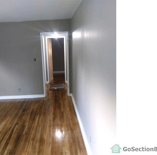 2nd image of 1024 Minor Dr