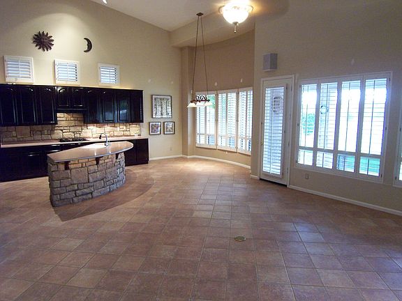 High Ceilings & Plantation Shutters