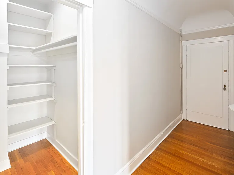 2380 California St — Photo 23