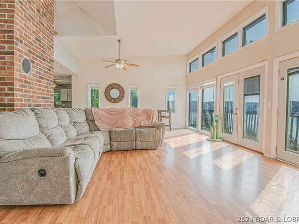 1475 Pisces Dr, Sunrise Beach, MO 65079