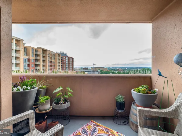 1301 N Courthouse Rd APT 1404, Arlington, VA 22201