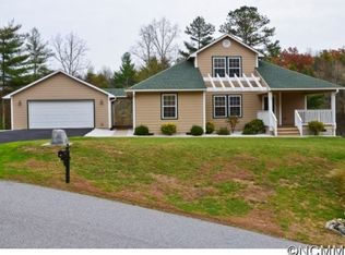 50 Hidden Meadow Dr, Hendersonville, NC 28792