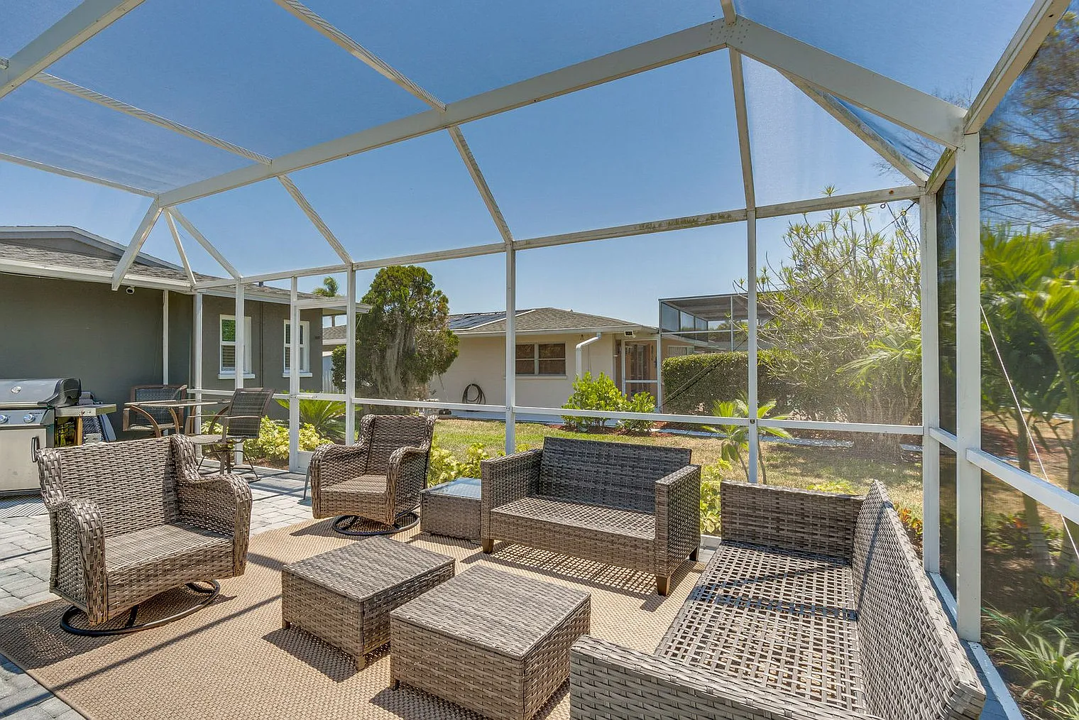 3 bed, 3.0 bath, 1797 sqft, $7,725 — Photo 3
