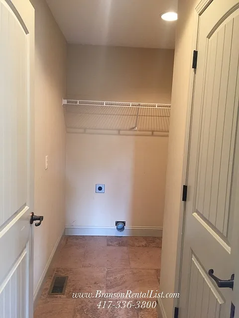 Fresh New Look - 4BR 21/2 Bath — Photo 3