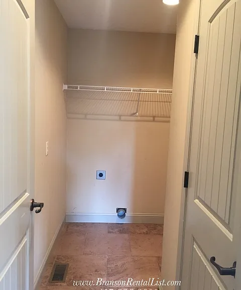 191 Roundhill Rd — Photo 3
