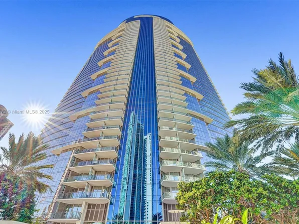 851 NE 1st Ave, Miami, FL