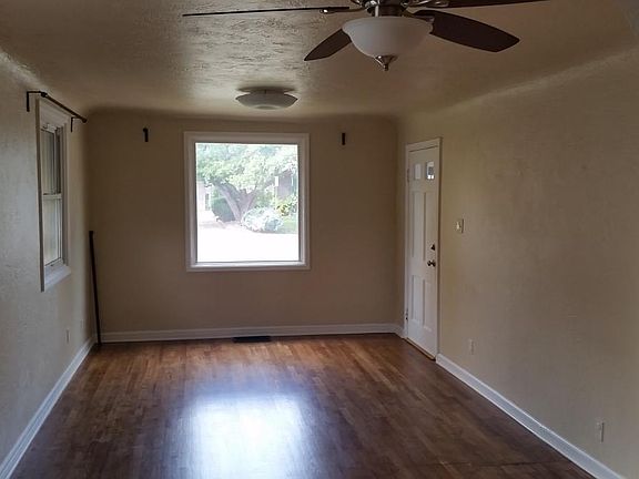 Upstairs living w/hardwoods