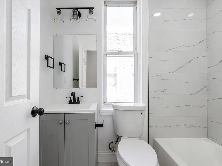 703 N 43rd St #2 — Photo 17