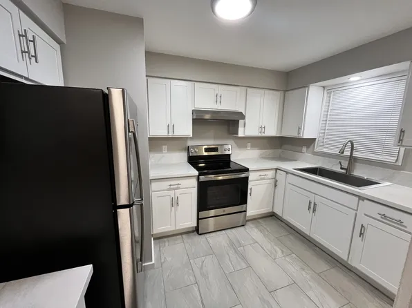 1400 NE 118th Ave #1, Portland, OR 97220