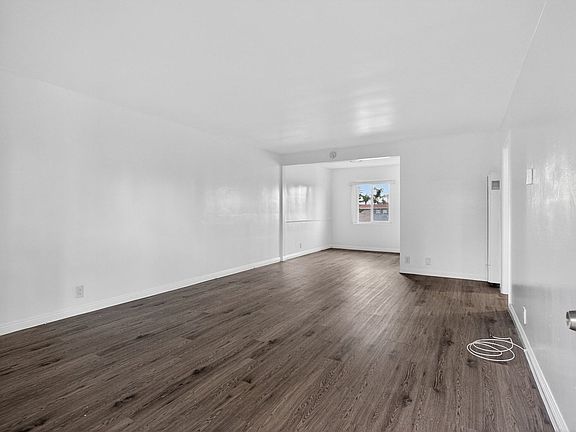 4th image of 216 E Burnett St APT 2