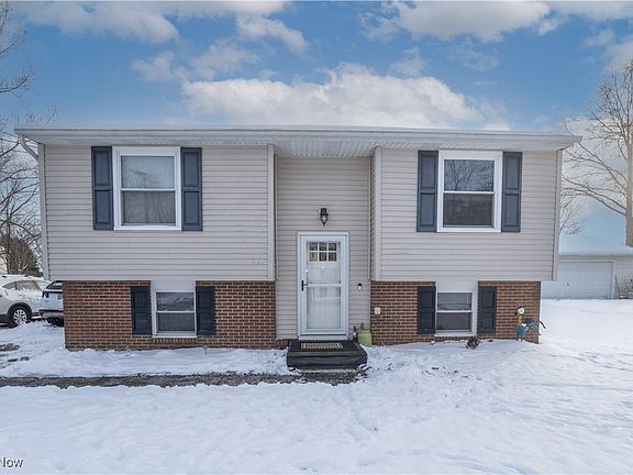 2nd image of 2872 Diana Lynn Dr