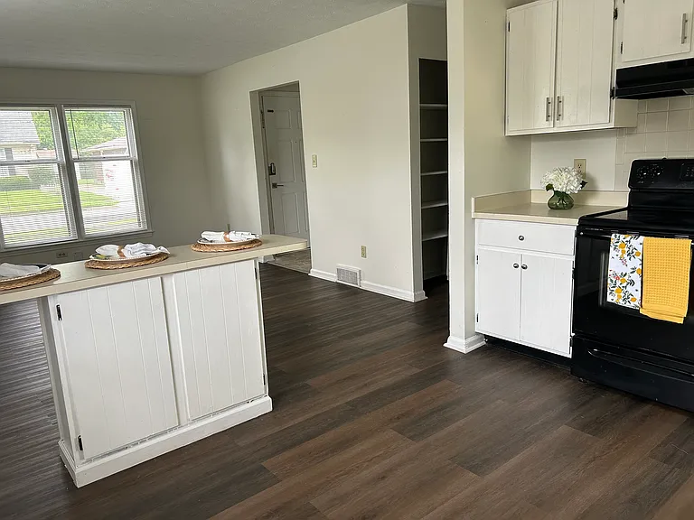 1024 Wedgewood Rd — Photo 15