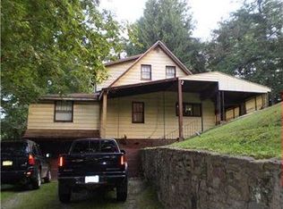 495 Donegal Lake Rd, Stahlstown, PA 15687
