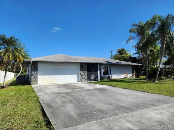 1985 SE Dupont Street, Port St Lucie, FL 34952