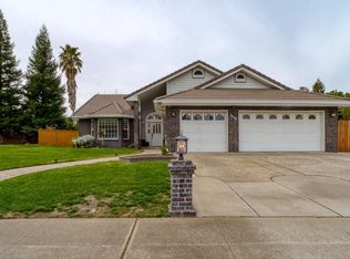 5350 Indianwood Dr, Redding, CA 96001