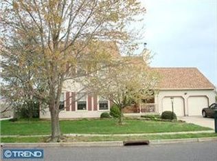 90 Longwood Dr, Sicklerville, NJ 08081
