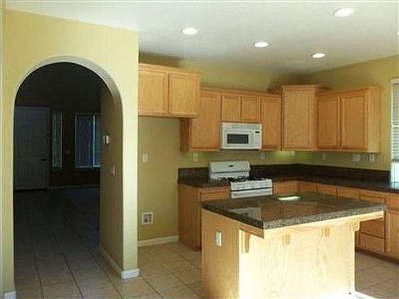 5th image of 2550 Warlow Ln