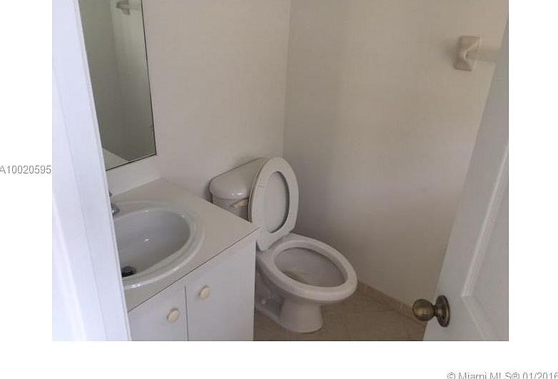 2nd image of 2501 NE 41st Pl
