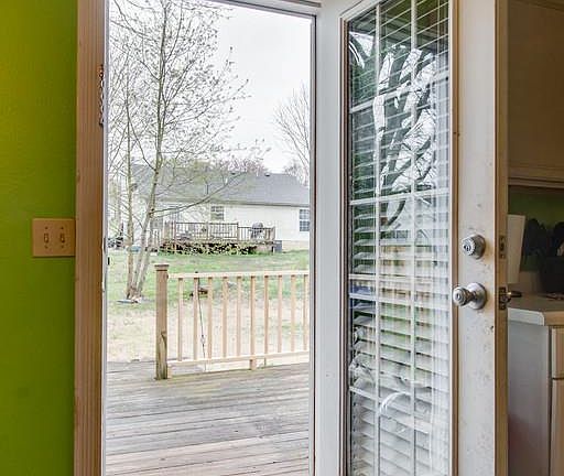 4th image of 205 Riverwood Dr