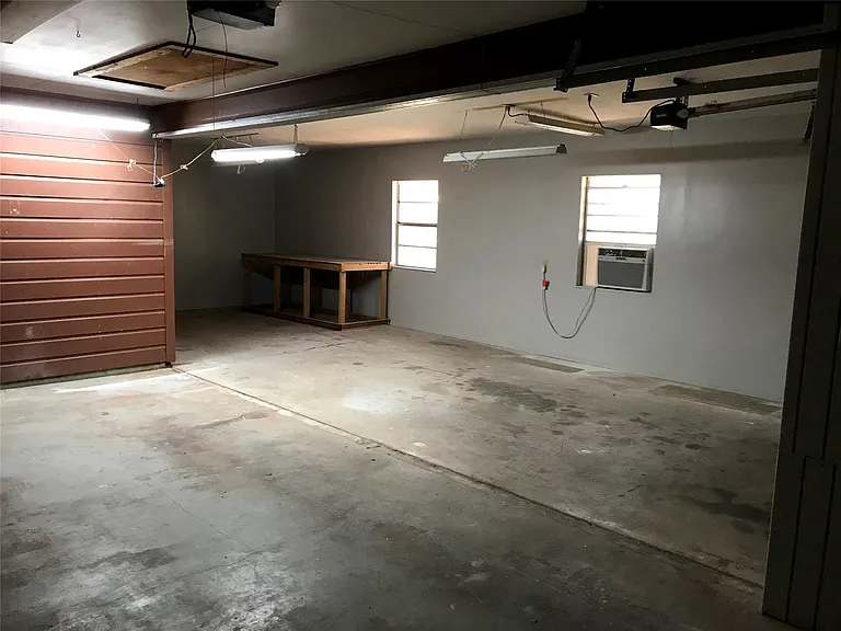 215 Flamingo Cir — Photo 4