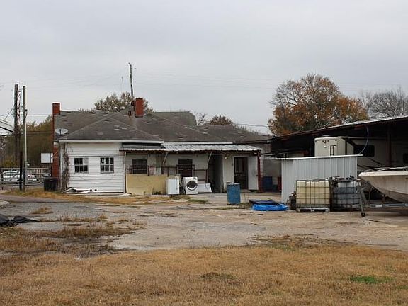 4th image of 5701 Chippewa Blvd