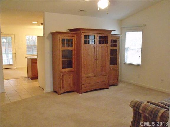 3rd image of 103 Keswick Ln