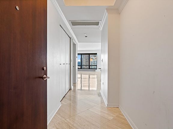 4th image of 130 N Garland Ct APT 3702