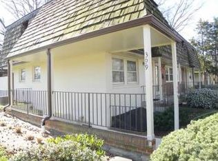 399 W Broad St, Falls Church, VA 22046