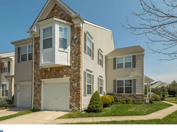 135 Rittenhouse Dr, Deptford, NJ 08096