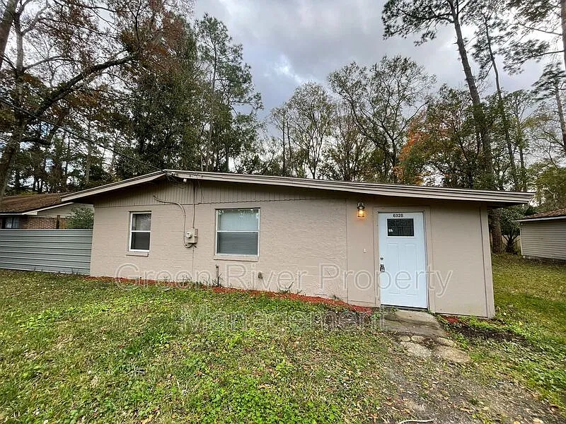 3 bed, 2.0 bath, 1271 sqft, $1,450 — Photo 2