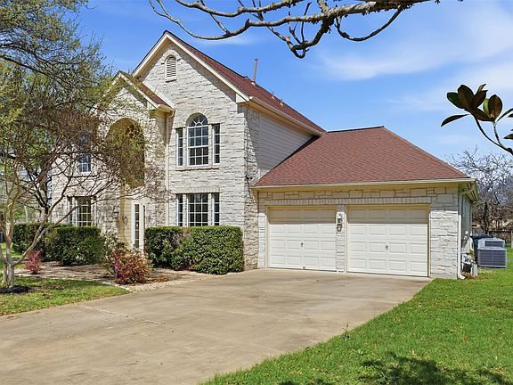 3rd image of 207 Silver Oak Dr