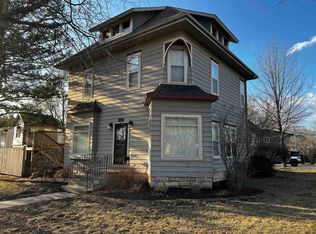 724 E Union St, Manchester, IA 52057