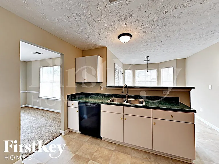 1325 Pebble Beach Ln — Photo 5