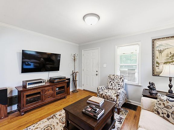 4th image of 1337 Epworth Ave