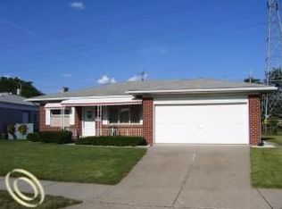 27028 Sutherland Dr, Warren, MI 48088
