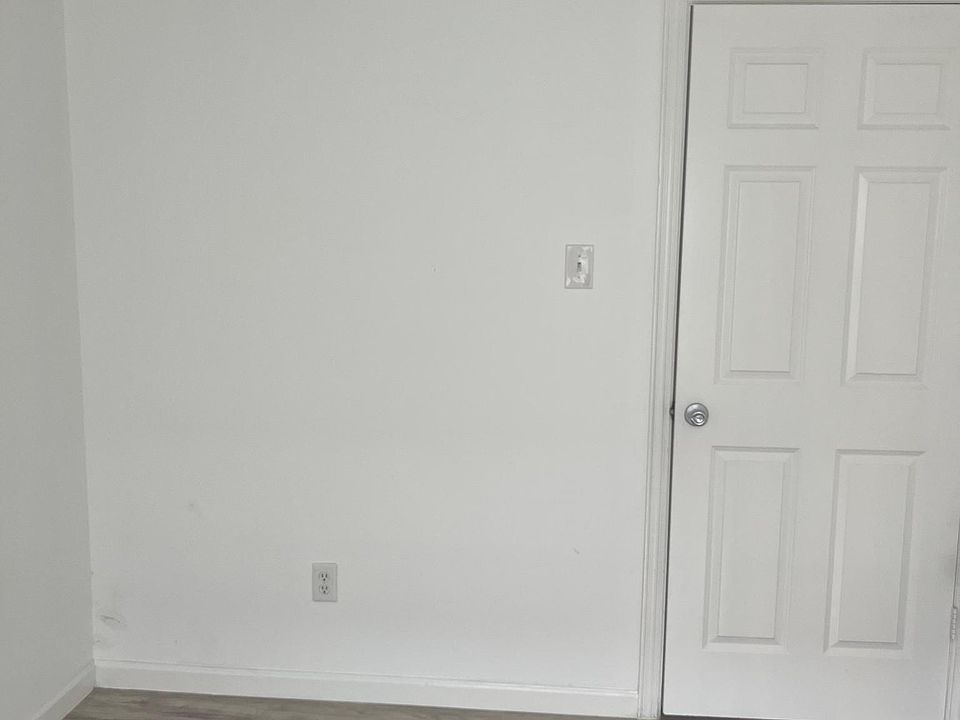 2nd image of 3039 Beaker Dr
