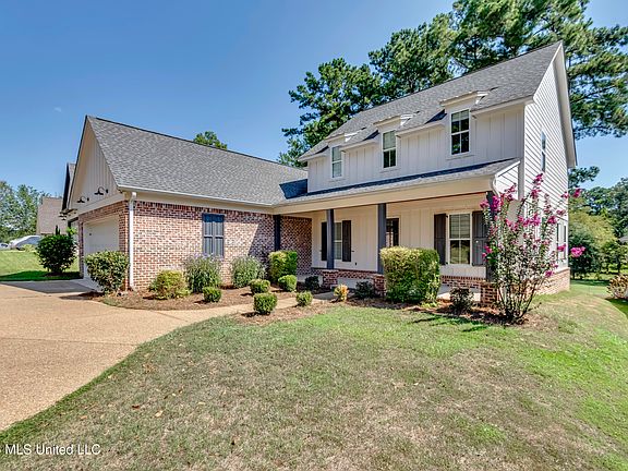 2nd image of 150 Pine Ridge Cir