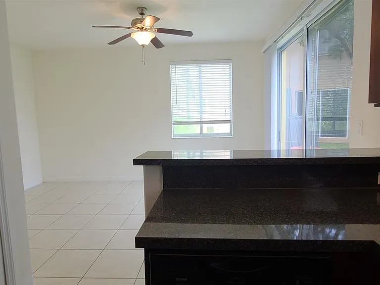 1021 SE 23rd Ave #1 — Photo 18